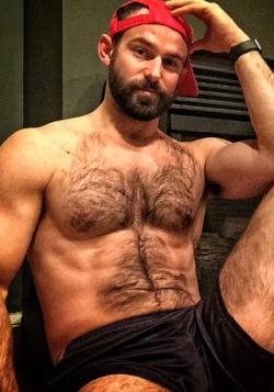 Follow my two hairy men blogs:http://sambrcln.tumblr.comhttp://hairysex.tumblr.com