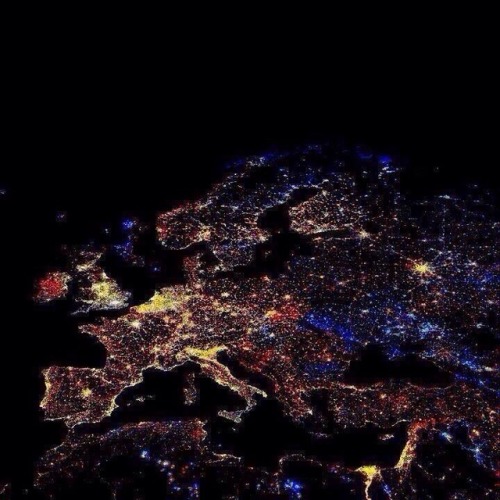 classyavenues:  This was Europe around midnight porn pictures