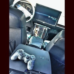 joaquinhighroller:  PS3 In The Benz 