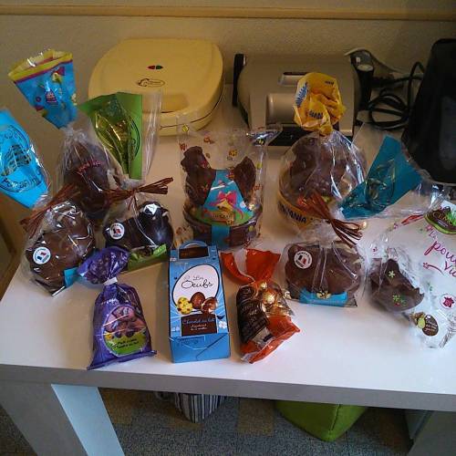 Je crois qu'ils ont compris que j'aime les poules. #poule #chocolat #hashtag