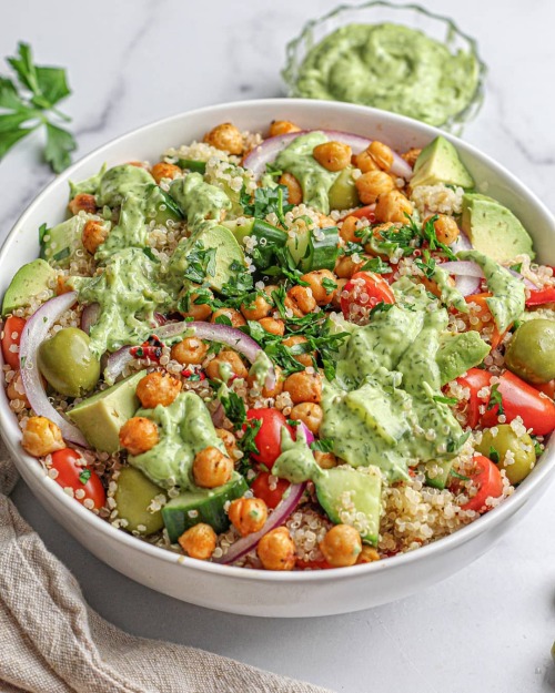 Quinoa Salad with Avocado Dill Dressing. . more on https://www.reddit.com/r/lunch/comments/qj1nqx/qu