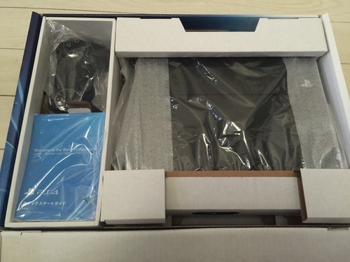 エクスペリア則 Playstation 4をついに買ってしまいました 本体を確認 エクスペリア則 Playstation 4をついに買ってしまいました 本体を確認