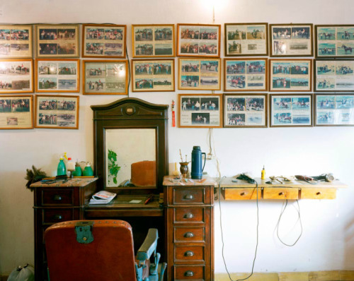 Guillermo Srodek-Hart: Stories Guillermo Srodek-Hart is an Argentinean photographer, who grew up and