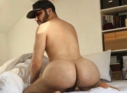 que-culo-miguel:  😛yummy cheeks