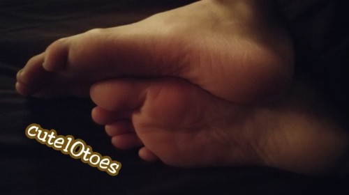 cute10toes:These long weekends take a lot out of a girl!