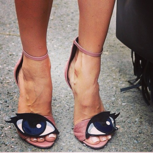 Who needs these??? @beunapologetic #Shoegasm #shoefun #lashes #stylefun #2FroChicks #musthaves #Nee