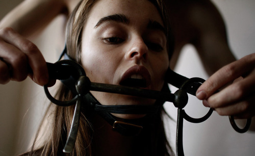 mouthlock:Open your mouth, it won’t hurt.