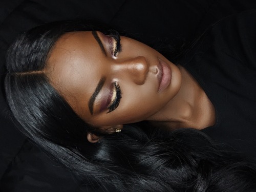 thefakerihanna: How can you not love chocolate skin ✨