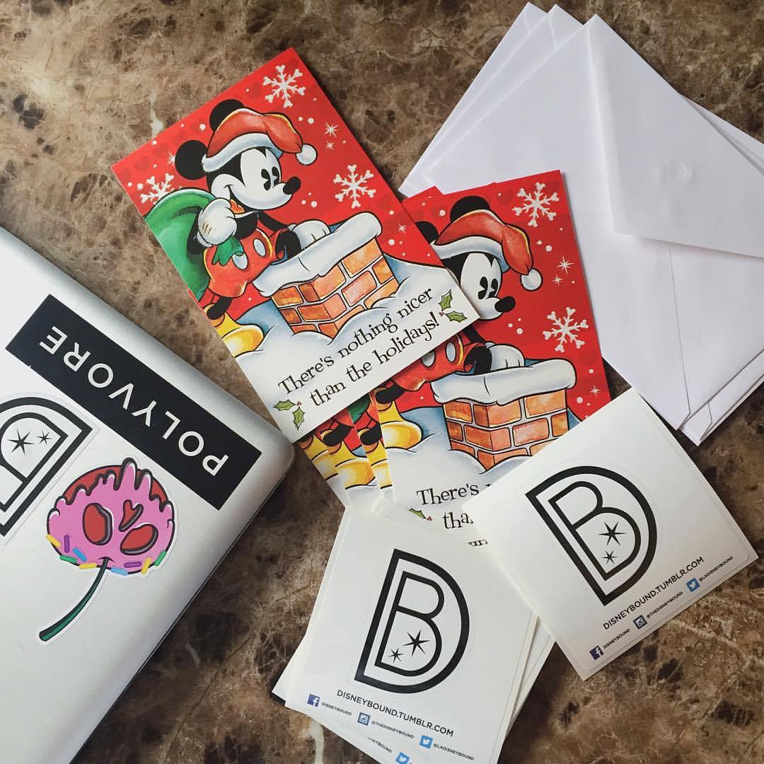 I have five Christmas cards and five @thedisneybound stickers to send out to five special DisneyBounders! The first FIVE people to share this image to their Instagram and tag me in their share will receive a personal Christmas card from me! 🎅🏼📬💕...