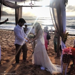 laquamarine:  s-oith:  casar na praia &lt;3 meu sonho  Meu futuro!!