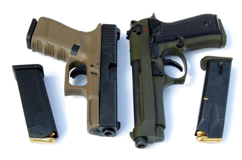 hotdogsandwiches:  Beretta 92F and gen 3 Glock 19 NS. Glock’s “OD” frame is