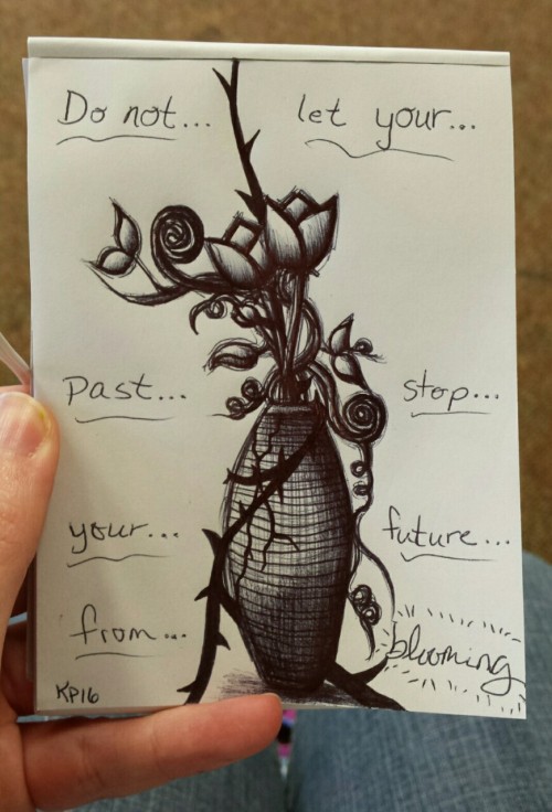 ladyfarona:Don’t let your past stop your future from blooming!