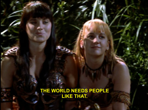 xenagabrielle-af:gabrielle’s arm around xena’s waist <3_<3@thefingerfuckingfemalefury - lo