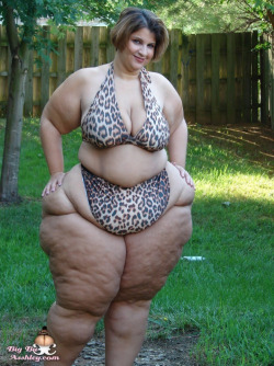 veryfatssbbw:  Wanna fuck a horny BBW? - CLICK HERE!
