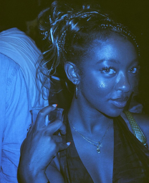 Black, Brown & Blue Captured By Sola