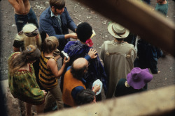 woodstock-festival:Fans with Jimi at Woodstock