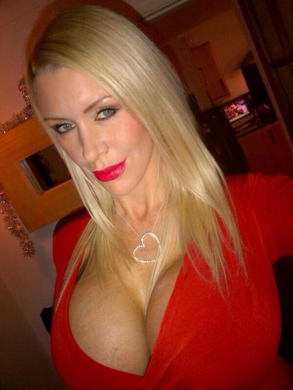 want-milf:  Over 1 MILLION horny MILFS on this exclusive MILF dating site waiting
