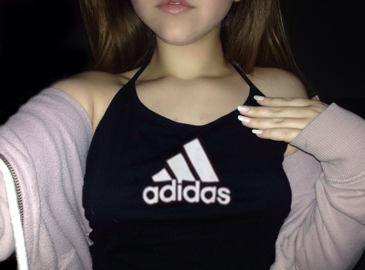 softghetto-barbie:  ghettoputa:  ghettoputa:  💖halter tops💖  it’s meeee 