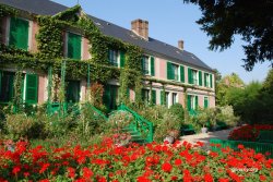 sixpenceee:  Famous gardens of impressionist painter Claude Monet in Giverny, house, water garden and flower garden.