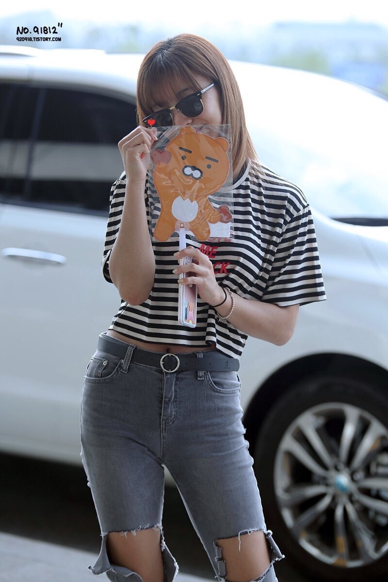 igotbobaminz:  WHAT A LOOK 🍁