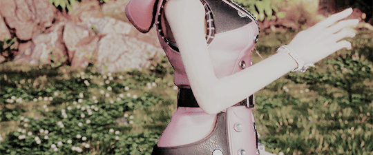 limitforms:  “Liking the look. Cut your hair too.”