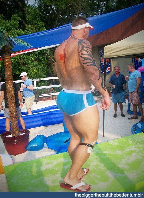 texasbrisket:  What? Is Dude dancin’ at ah private cock party? 