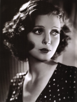 the-owls-are-not-what-they-seem:  Loretta Young