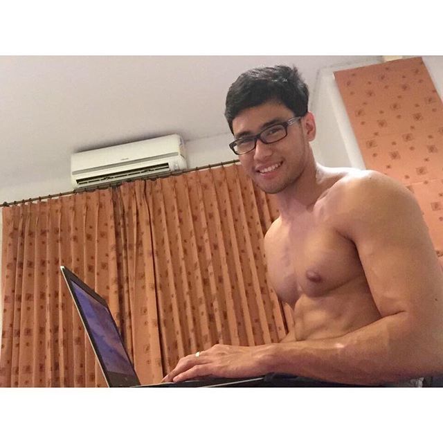 asianhunk-pecs-nips-asses:  Dark nipples taste as bitter as caramel ! 