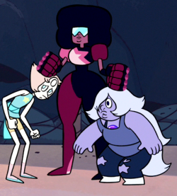 Pearl looks so sad when Garnet bonks them on the head while Amethyst doesn&rsquo;t seem to care all that much, she&rsquo;s just like kinda surprised.