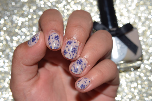 Yay, do I even paint anything besides florals? ;) I mean they’re just too fun. I did this lovely des