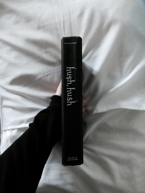 dark-pale-paradise:one of my most favorite books 