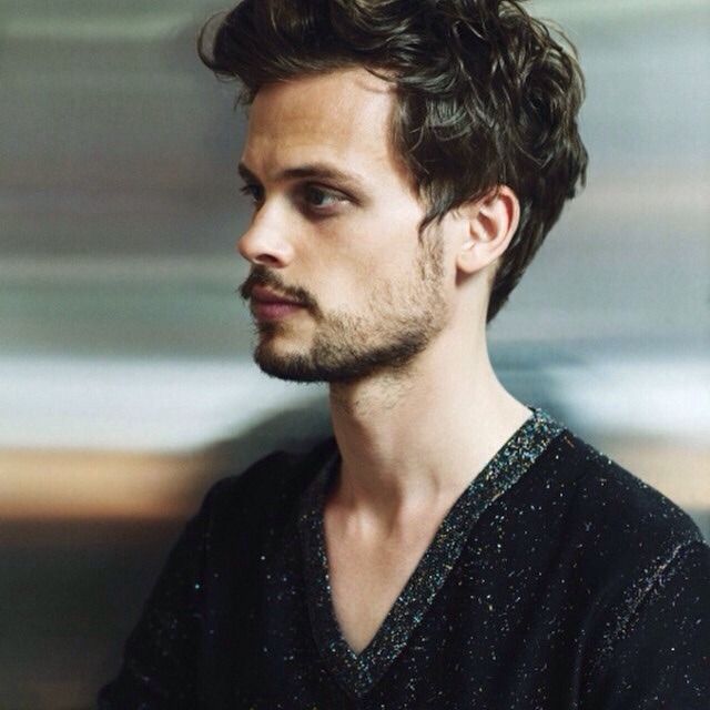 reid-my-lipss:  SHORT HAIR MGG MAKES ME UNSTABLE (plus bonus facial hair makes me