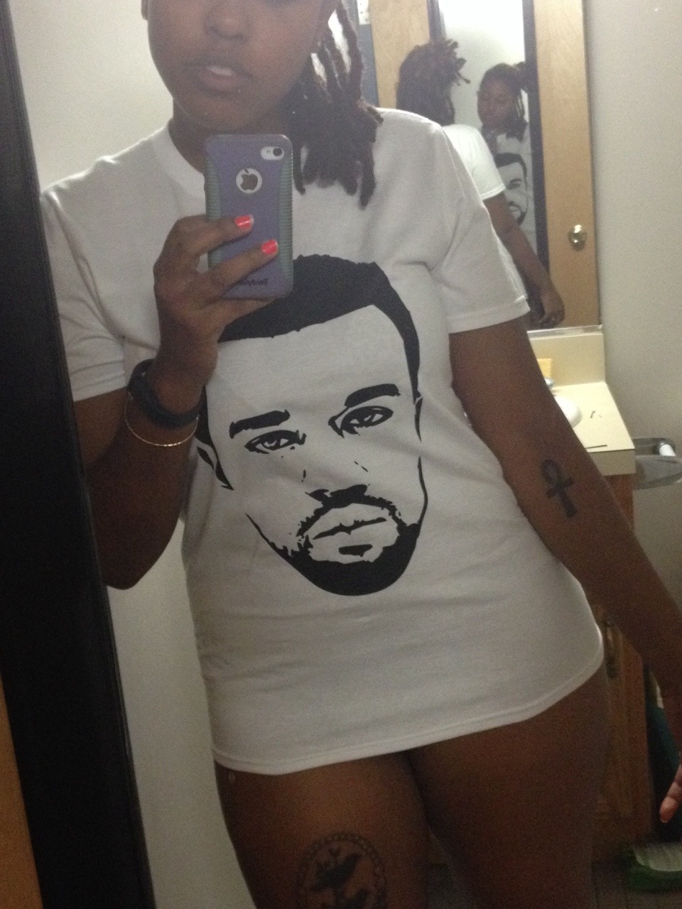 hipsandheartbreak:  dirty mirror selfies in my new shirt. check out brklynbreed 