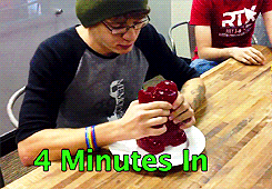 nightmareloki:  ladrats: {Michael eats the 5lb Gummy Bear Challenge}  Oh my god