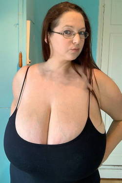 ooh83:busty-nut-house:50chipz:Breed her all the timeJuggs 