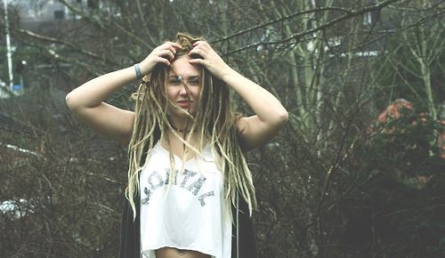 eatmeallnight:  marketktsp:  eatmeallnight:  ladymargo:  hakunamatatabitcho:  locsgirl:  hakunamatatabitcho:  locsgirl:  hakunamatatabitcho:  Buffalo solidier, dreadlock rasta ☁✌  1) Neither of these girls is Rasta 2) You do know that song is about