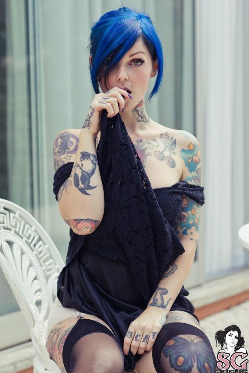 nakedsuicidegirls:  Riae - Hidden Garden
