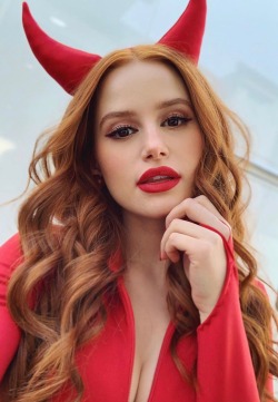 luvntheladiez:vinrougevelours:Madelaine Petsch