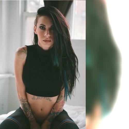 Photo @jammi_york #tattooed #tattooedgirls #tattooedmodel #inkedup #inked #inkedgirls #inkedmodel #g