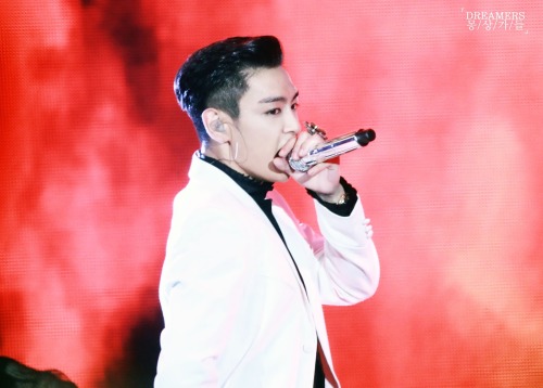 thekoreanbigbang: 160820 TOP - BIGBANG 0.TO.10 Concert in Seoul DO NOT EDIT : Source: GDREIRA