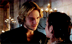 ale-la-pazza1:         One Scene Per OTP: Francis &amp; Mary - 1x13.        