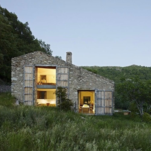 utwo:   Off Grid House / Extremadura Spain ©  Abaton Architects