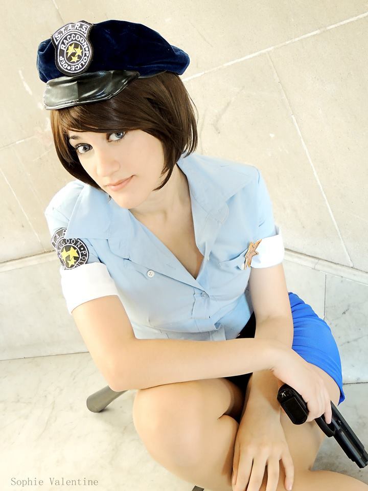 ilovesexycosplay:  Jill Valentine (Alternate Costume) CosplayBy Sophie Valentine