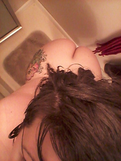 acidkittiegoddess:  tgdkink:  acidkittiegoddess:  3 am shower play time. ♥♥♥  clean and dirty   Always ;)♥  Mmm. Looks like good eating to me