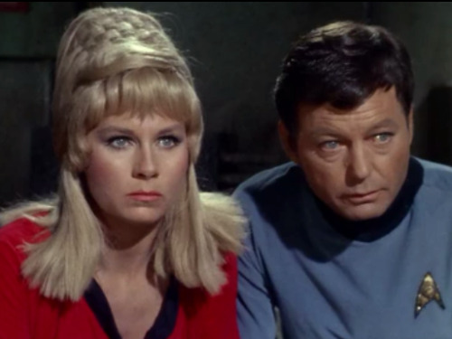 onna4:How to turn a simple conversation in a sexual innuendo: guide by Kirk and Spock
