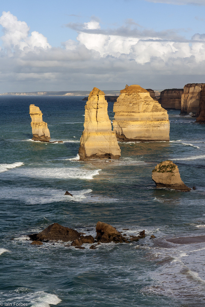 theencompassingworld:  wanderthewood:  Twelve Apostles, Victoria, Australia by f0rbe5
