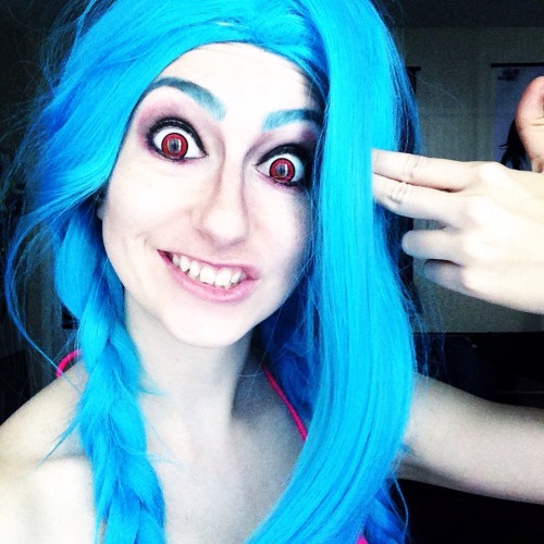 brittxedo:So if you don’t happen to follow me on Instagram and would like to im deviouslilwolf   Anyway here are some more Jinx pictures from this morning ;D
