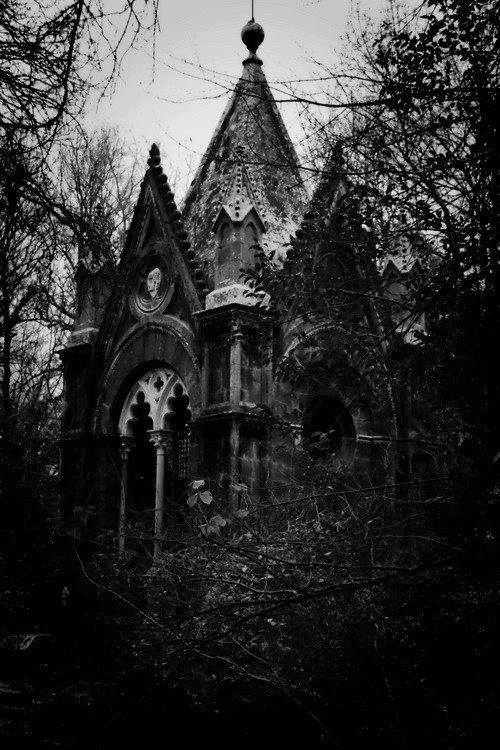 poltergeist-dreams:  Ghost stories told by pictures 