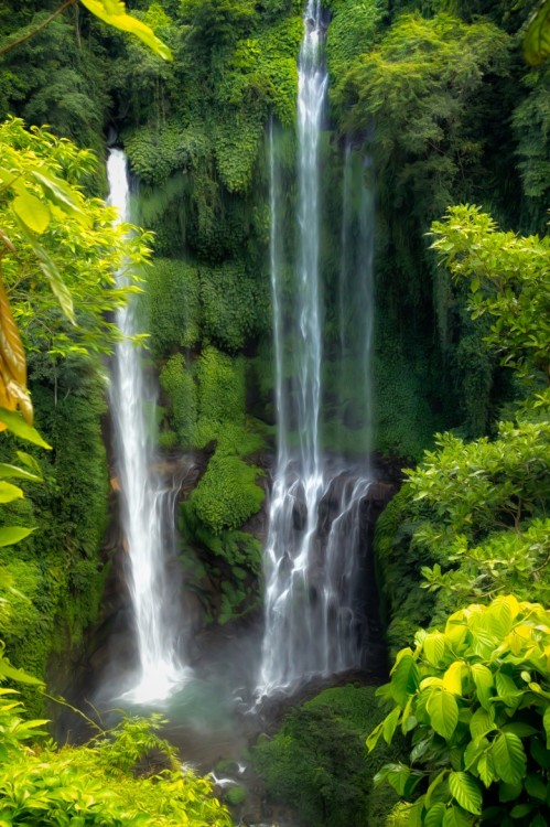 outdoormagic: (via Wasserfall by Jürgen Steilner / 500px)