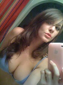 slabatiger:  Beautiful selfshot cleavage http://is.gd/gipJ6bXjlKrIXHm